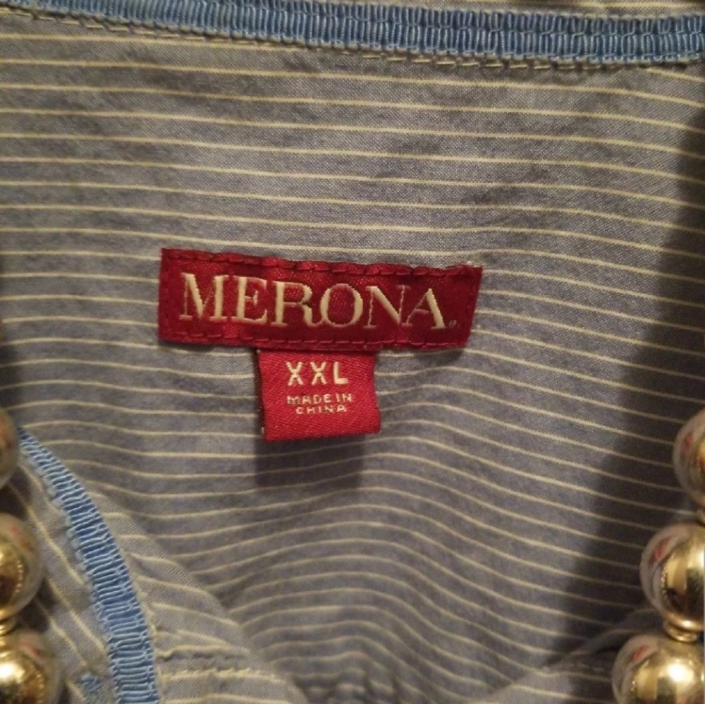 Button down - Picture 2 of 2